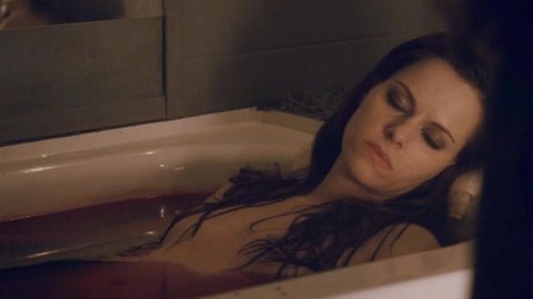 Emily Hampshire - Nude & Sexy Videos in Die (2010)