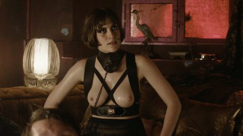 Sophie Pfennigstorf - Nude & Sexy Videos in Babylon Berlin (2017)