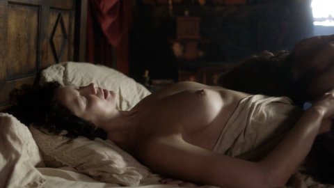 Caitriona Balfe - Nude & Sexy Videos in Outlander s03e06 (2017)