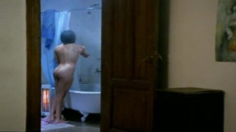 Claudia Pereira - Nude & Sexy Videos in First Dog (2009)
