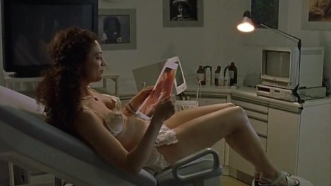Barbara Wussow - Nude & Sexy Videos in Das Geheimnis des Rosengartens (1999)