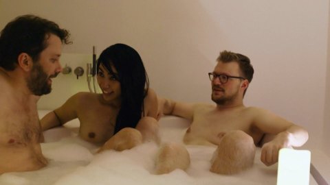Le-Thanh Ho - Nude & Sexy Videos in jerks. s02e03 (2018)