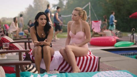 Camila Mendes, Brit Morgan, Madelaine Petsch - Nude & Sexy Videos in Riverdale s03e01 (2018)
