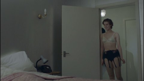 Honor Swinton Byrne - Nude & Sexy Videos in The Souvenir (2019)