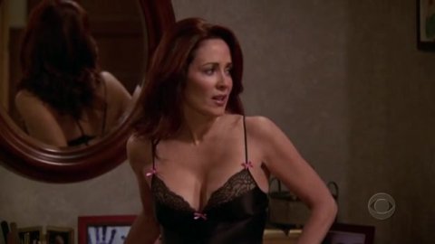 Patricia Heaton - Nude & Sexy Videos in Everybody Loves Raymond s09e14 (2004)