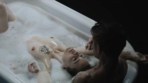 Melissa George - Nude & Sexy Videos in The First s01e05 (2018)
