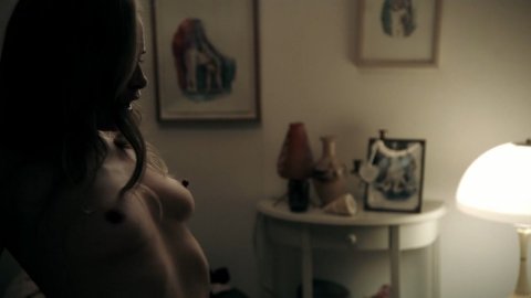 Inez Bjorg David - Nude & Sexy Videos in Neu in unserer Familie - Zwei Eltern zu viel (2016)