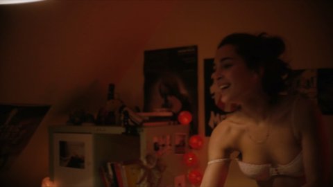 Helene Kuhn - Nude & Sexy Videos in Marianne (2016)