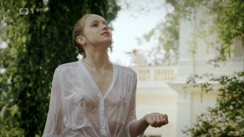 Anna Kaderavkova - Nude & Sexy Videos in Škoda lásky s01e09 (2013)