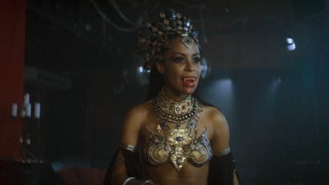 Aaliyah - Nude & Sexy Videos in Queen of the Damned (2002)