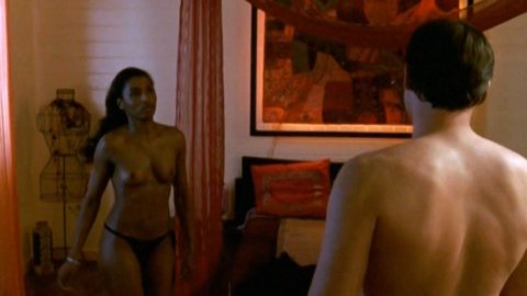 Sara Martins - Nude & Sexy Videos in Les secrets du volcan s01e03 (2006)
