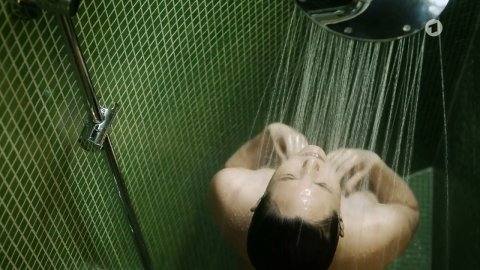 Emily Cox - Nude & Sexy Videos in Scene of the Crime e1079 (2019)