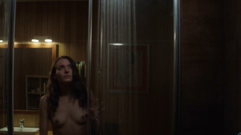 Josefin Asplund - Nude & Sexy Videos in Sanctuary s01e03e06 (2019)