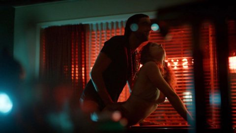 Leah Gibson - Nude & Sexy Videos in Shut Eye s01e07 (2016)
