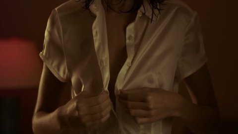 Mireia Oriol - Nude & Sexy Videos in Amo (2016)