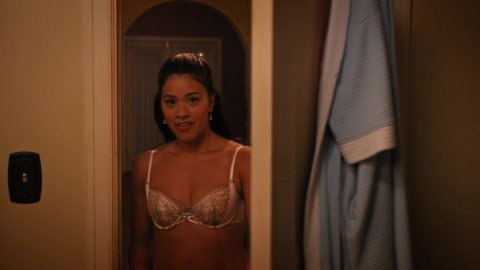 Gina Rodriguez - Nude & Sexy Videos in Jane the Virgin s04e01 (2017)