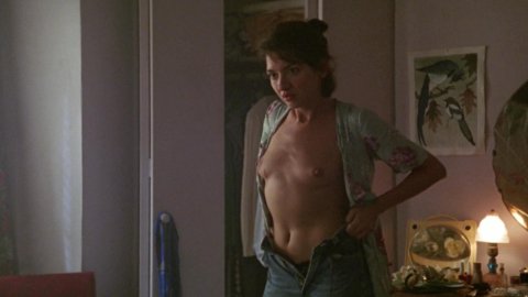 Elizabeth Pena - Nude & Sexy Videos in Jacob's Ladder (1990)