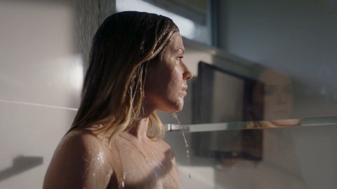 Harriet Dyer - Nude & Sexy Videos in The InBetween s01e01 (2019)