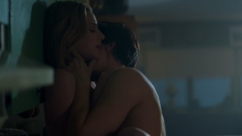 Lili Reinhart - Nude & Sexy Videos in Riverdale s01e13 (2017)