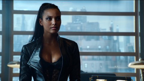 Morena Baccarin, Jessica Lucas - Nude & Sexy Videos in Gotham s02e01 (2015)
