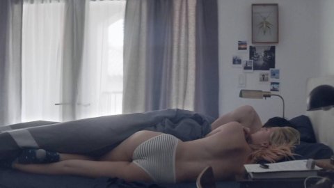 Jennifer Garner, Maika Monroe - Nude & Sexy Videos in The Tribes of Palos Verdes (2017)