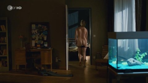 Lisa Wagner - Nude & Sexy Videos in Kommissarin Heller (2017)