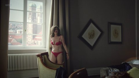 Sabine Vitua - Nude & Sexy Videos in Pastewka s08e07 (2018)