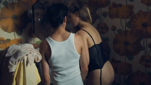 Anne Suarez - Nude & Sexy Videos in Monsieur Ibrahim (2003)