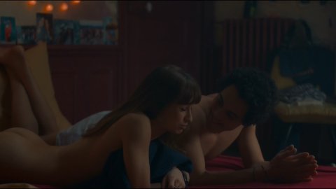 Thais Alessandrin, Sandrine Kiberlain - Nude & Sexy Videos in Sweetheart (2019)