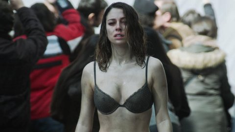 Blanca Suarez - Nude & Sexy Videos in The Bar (2017)