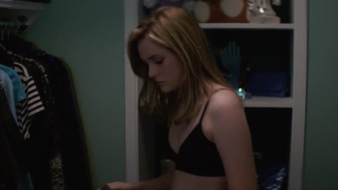 Grace Victoria Cox - Nude & Sexy Videos in Heathers s01e02 (2018)