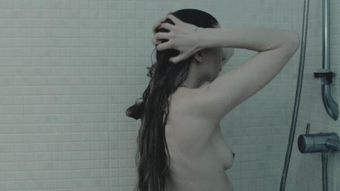 Anna Dawson - Nude & Sexy Videos in The Creature Below (2016)