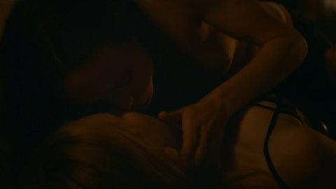 Ellen Page, Zosia Mamet - Nude & Sexy Videos in Tales of the City s01e02, e05 (2019)