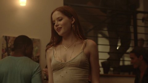 Ellie Bamber - Nude & Sexy Videos in Extracurricular Activities (2019)